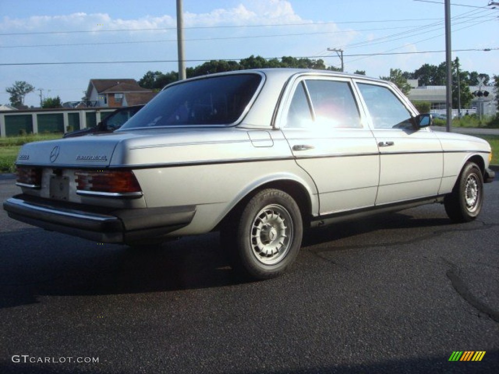 1984 E Class 300 D Sedan - Astro Silver Metallic / Blue photo #4