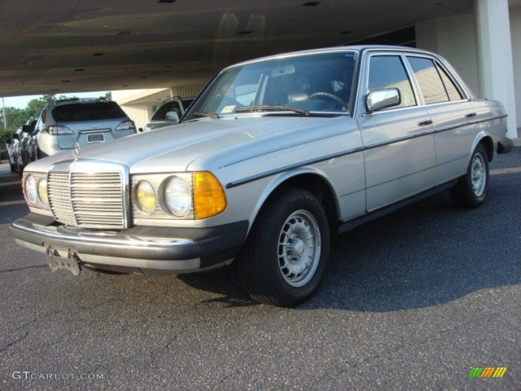 1984 Mercedes-Benz E Class 300 D Sedan Exterior Photos