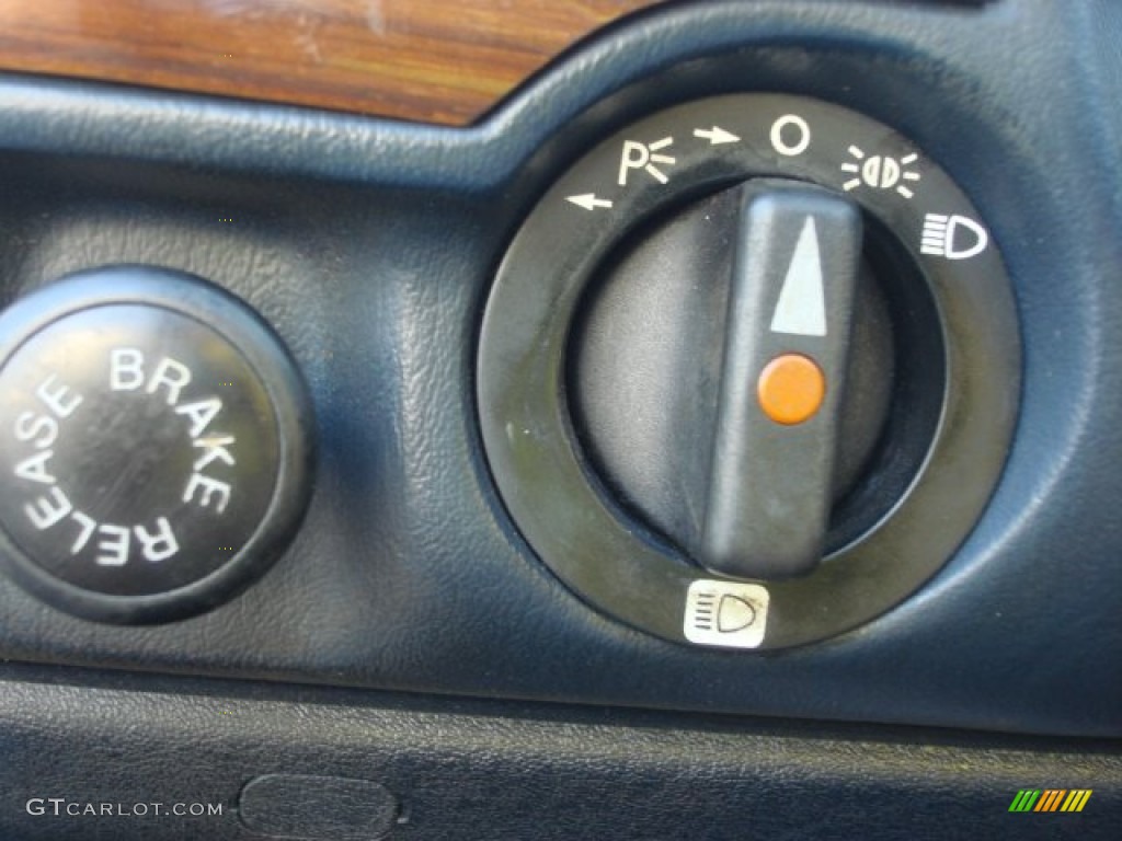 1984 Mercedes-Benz E Class 300 D Sedan Controls Photos
