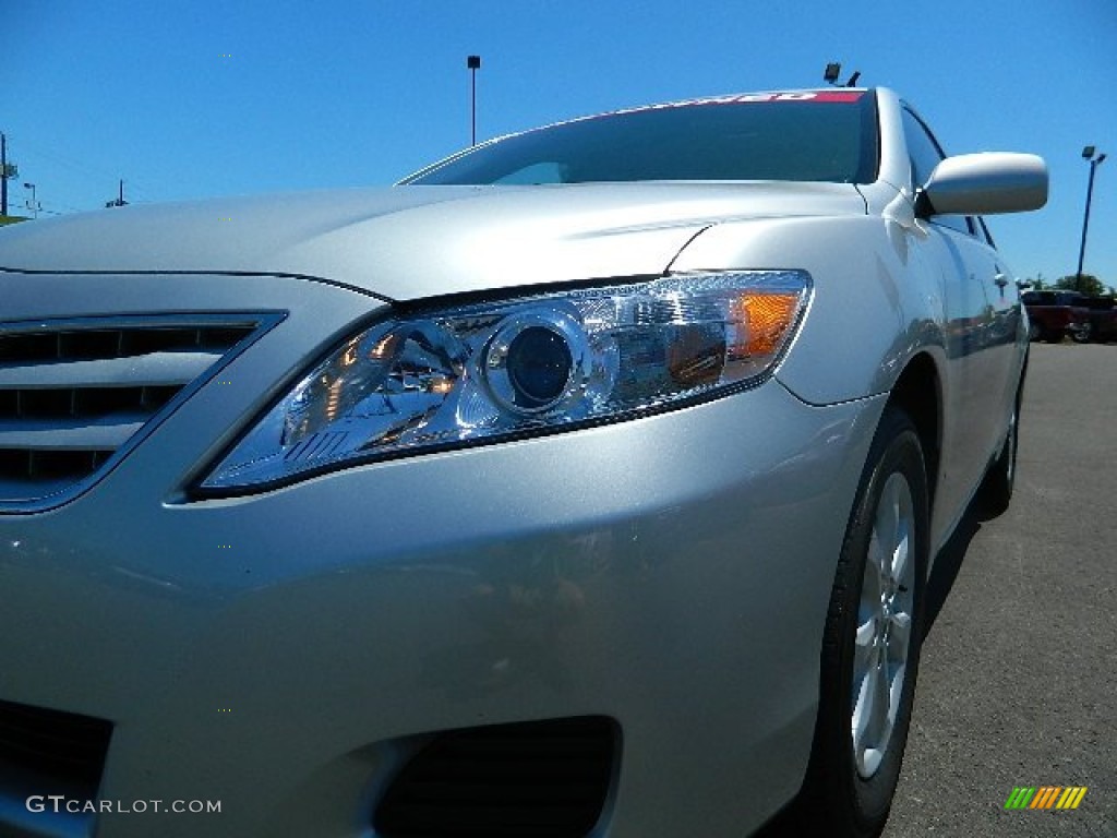 2011 Camry LE - Classic Silver Metallic / Ash photo #8