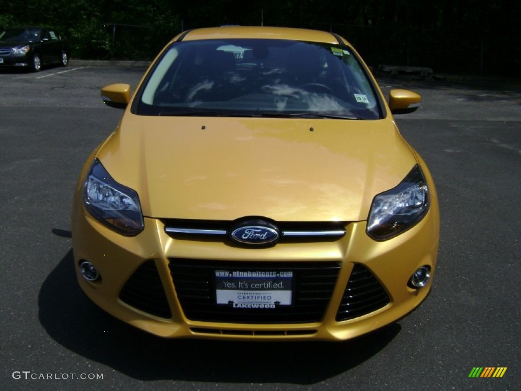 2012 Focus Titanium 5-Door - Yellow Blaze Tricoat Metallic / Charcoal Black Leather photo #2