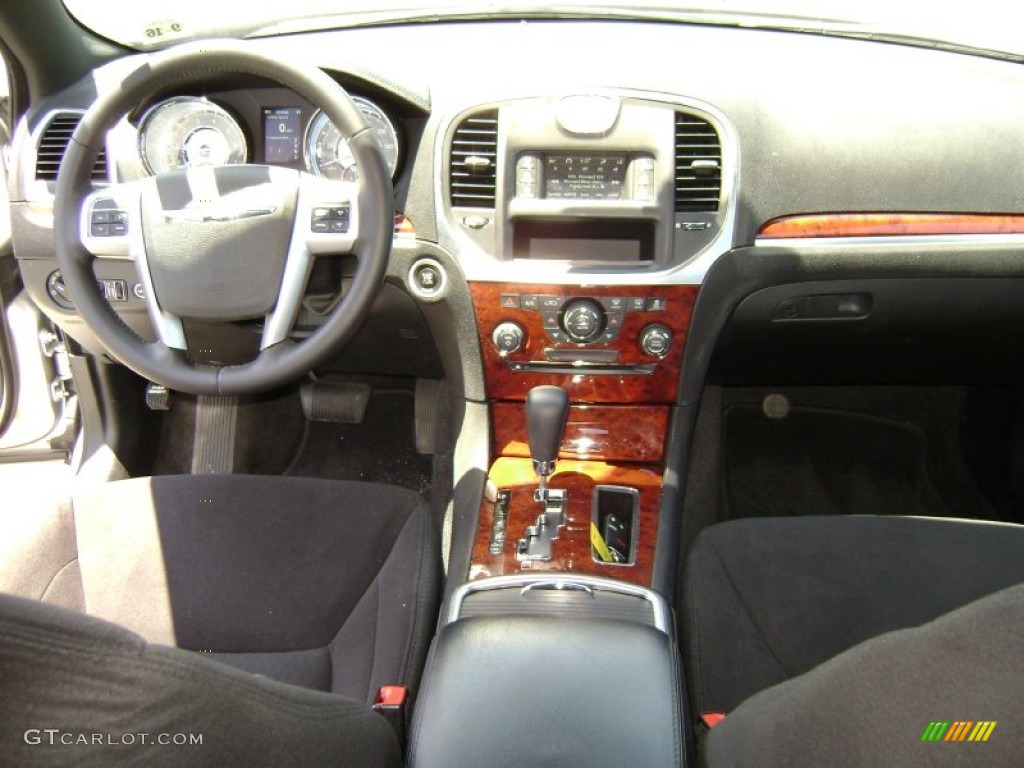 2012 300  - Bright Silver Metallic / Black photo #12