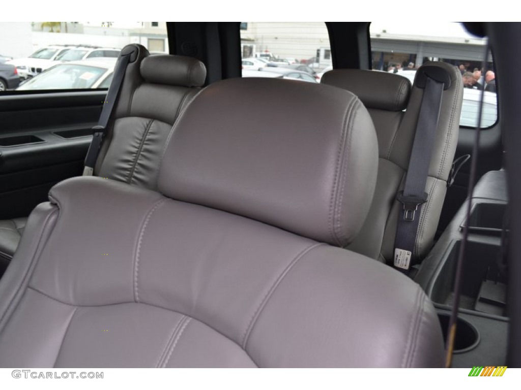 2001 Chevrolet Suburban 2500 LT Interior Color Photos