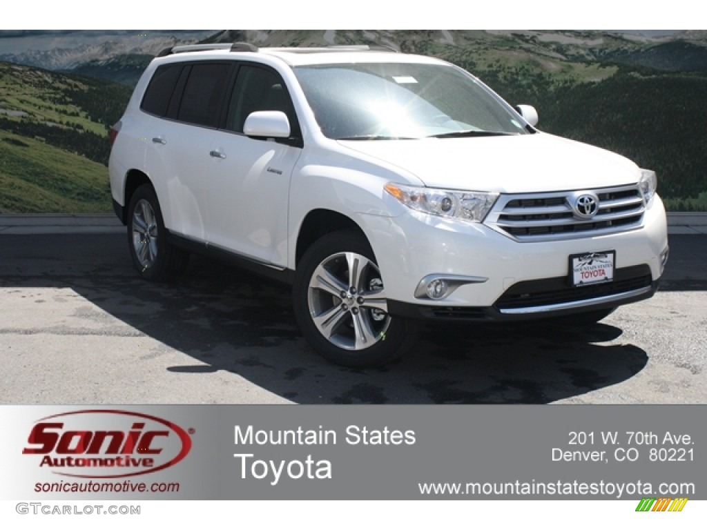 Blizzard White Pearl Toyota Highlander