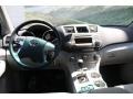 Classic Silver Metallic - Highlander V6 4WD Photo No. 5
