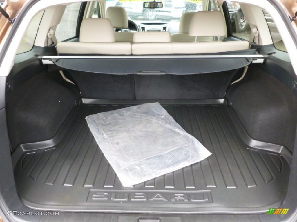 2011 Subaru Outback 2.5i Limited Wagon Trunk Photo #66011493