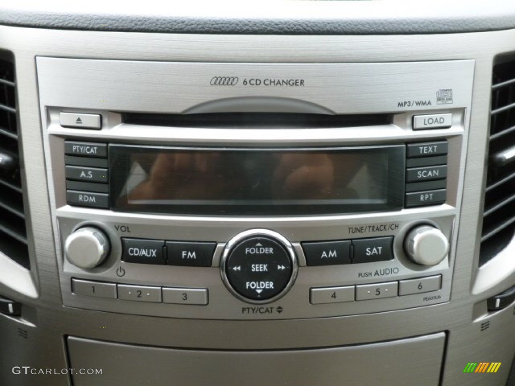 2011 Subaru Outback 2.5i Limited Wagon Audio System Photo #66011538