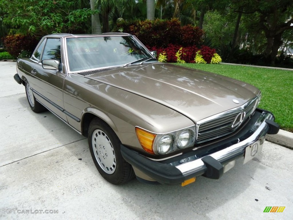 Light Beige Metallic 1987 Mercedes-Benz SL Class 560 SL Roadster Exterior Photo #66012261