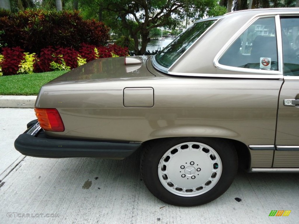 1987 SL Class 560 SL Roadster - Light Beige Metallic / Brown photo #20