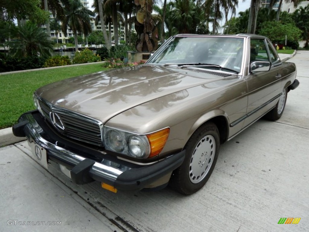 Light Beige Metallic 1987 Mercedes-Benz SL Class 560 SL Roadster Exterior Photo #66012372