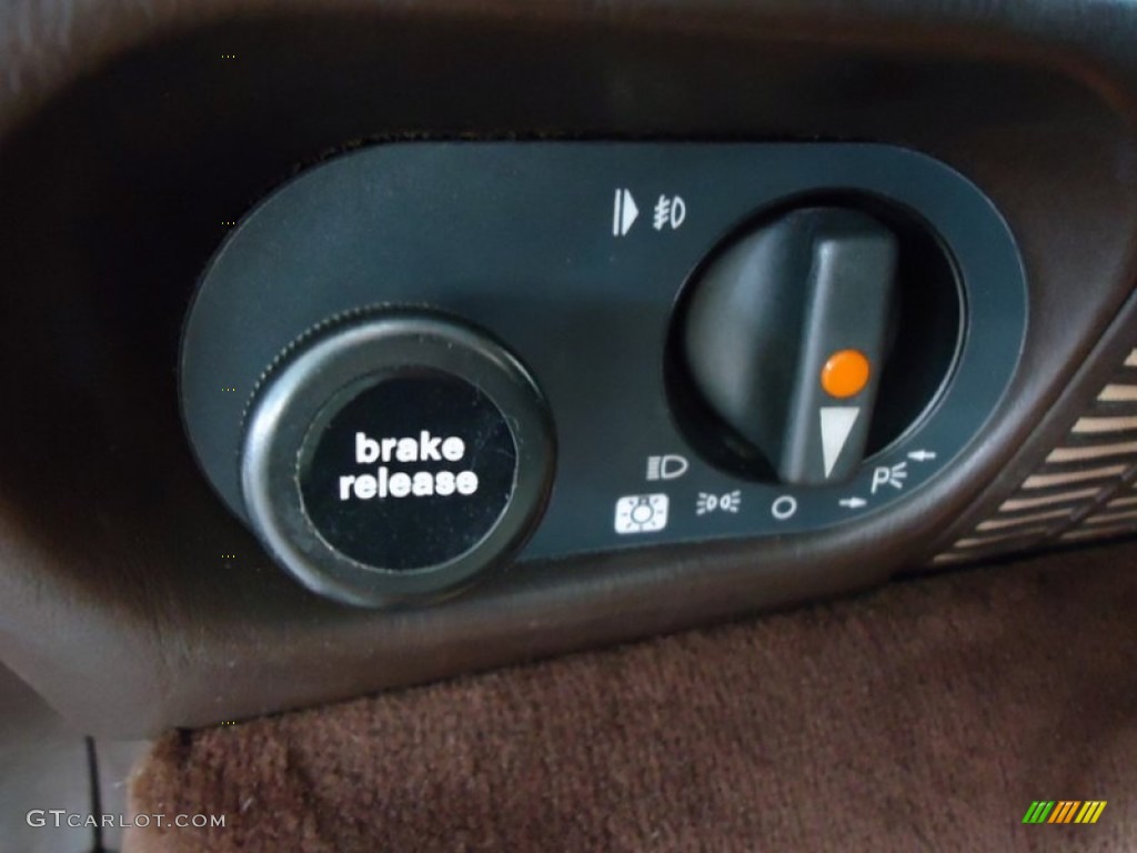 1987 Mercedes-Benz SL Class 560 SL Roadster Controls Photo #66012684