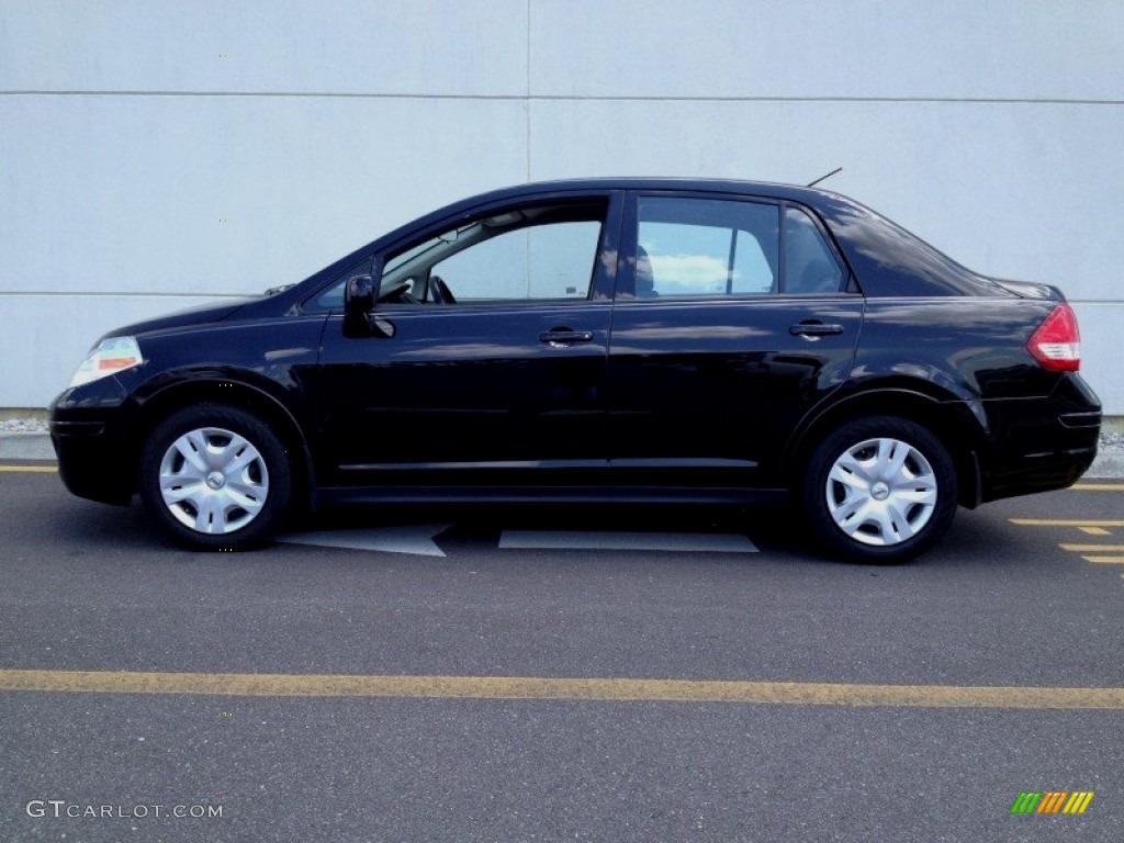 2011 Versa 1.8 S Sedan - Super Black / Charcoal photo #4