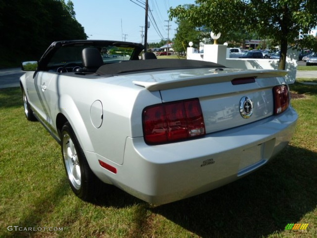 2007 Mustang V6 Premium Convertible - Satin Silver Metallic / Dark Charcoal photo #5