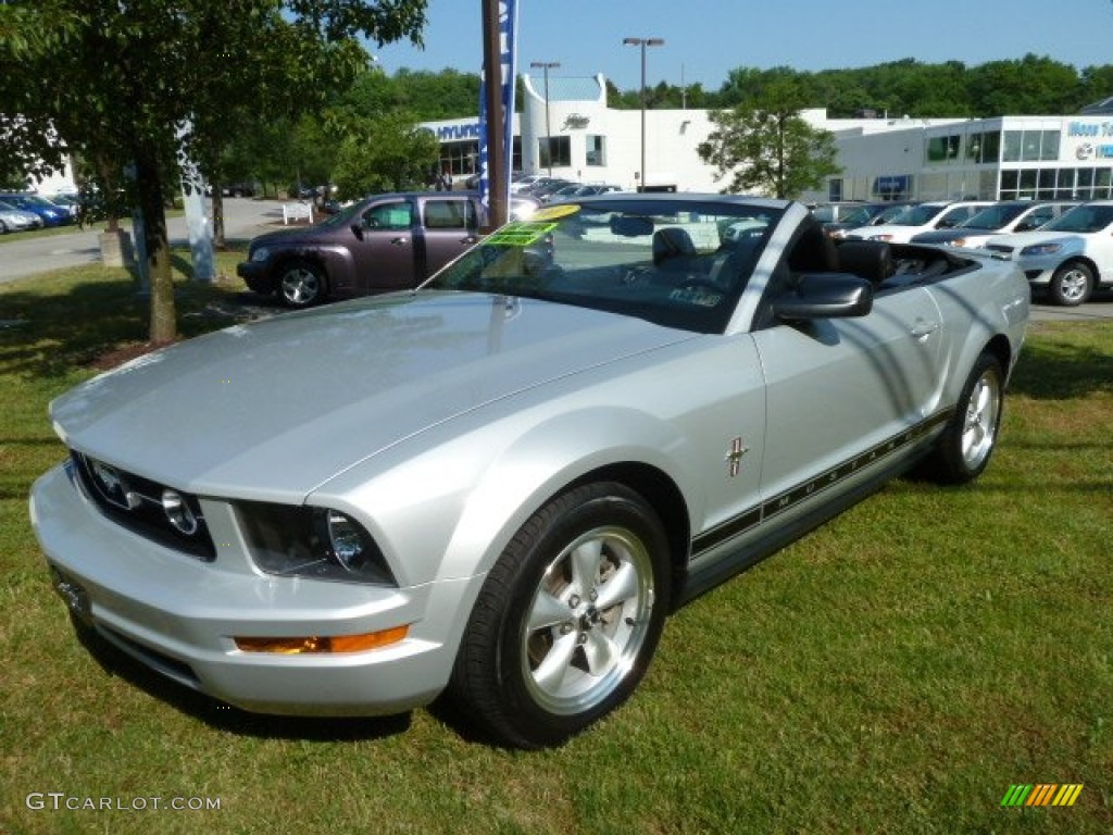 2007 Mustang V6 Premium Convertible - Satin Silver Metallic / Dark Charcoal photo #7