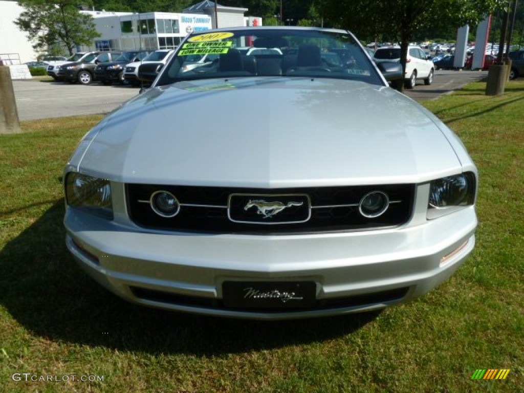 2007 Mustang V6 Premium Convertible - Satin Silver Metallic / Dark Charcoal photo #8