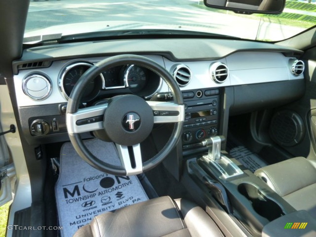 2007 Mustang V6 Premium Convertible - Satin Silver Metallic / Dark Charcoal photo #19