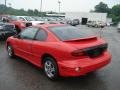 2000 Bright Red Pontiac Sunfire SE Coupe  photo #4