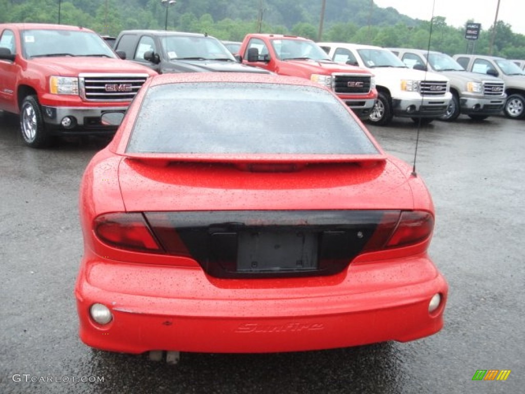 2000 Sunfire SE Coupe - Bright Red / Graphite photo #5
