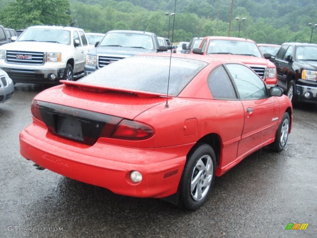 2000 Sunfire SE Coupe - Bright Red / Graphite photo #6
