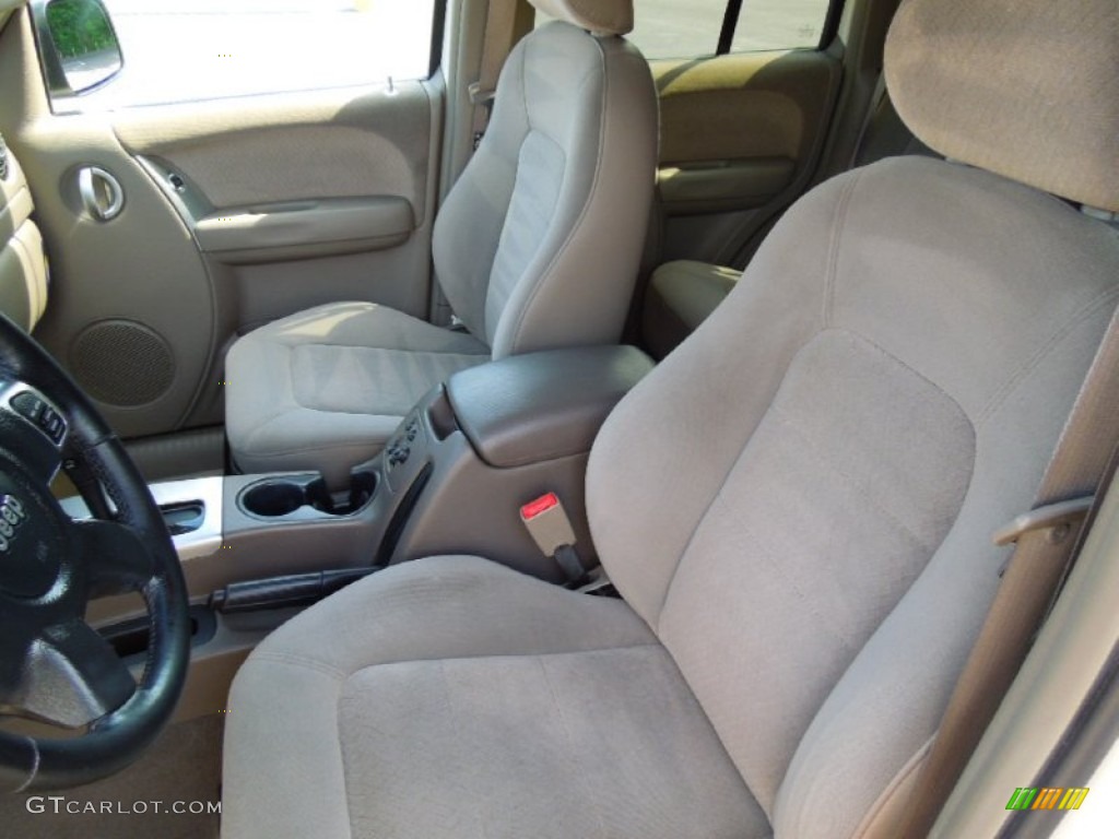 Taupe Interior 2002 Jeep Liberty Limited Photo #66020370