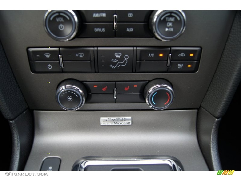 2013 Ford Mustang GT Premium Coupe Controls Photo #66025686