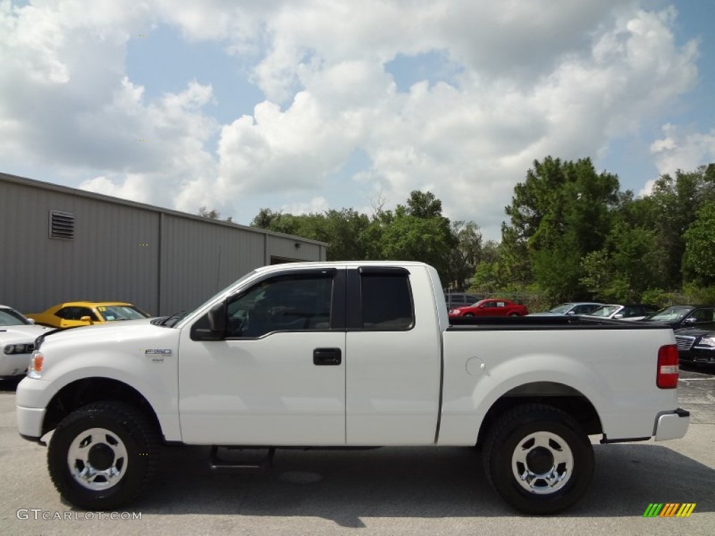 2006 F150 XL SuperCab 4x4 - Oxford White / Medium Flint photo #2