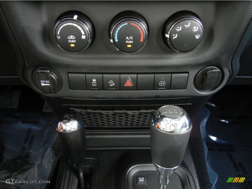 2011 Jeep Wrangler Rubicon 4x4 Controls Photo #66035313