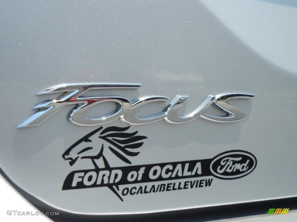 2012 Focus SE Sedan - Ingot Silver Metallic / Charcoal Black photo #4