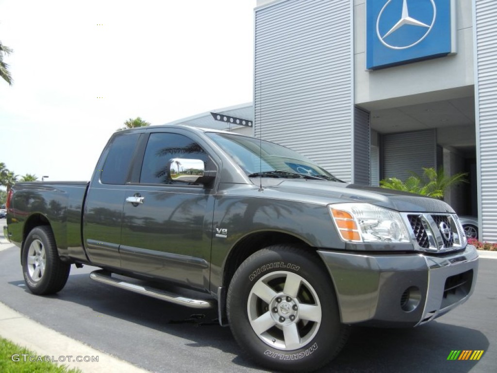 2004 Titan SE King Cab - Smoke Gray / Graphite/Titanium photo #22