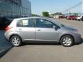 Magnetic Gray Metallic - Versa 1.8 S Hatchback Photo No. 8