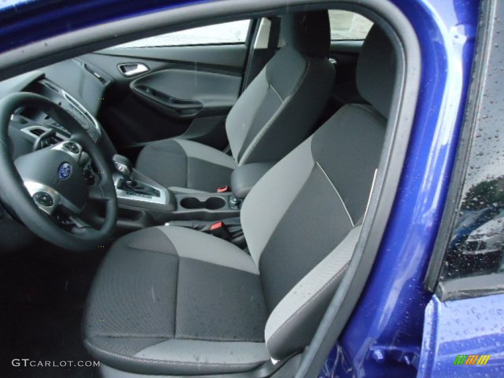 2012 Focus SE Sedan - Sonic Blue Metallic / Charcoal Black photo #8