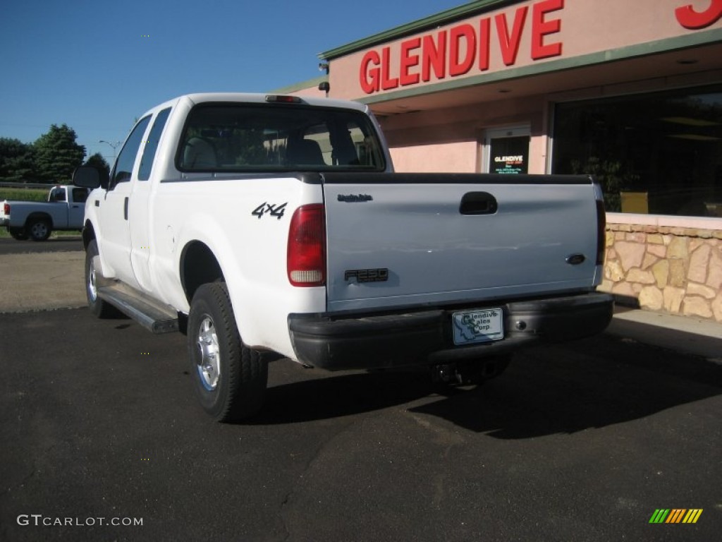 2003 F250 Super Duty XL SuperCab 4x4 - Oxford White / Medium Flint Grey photo #5