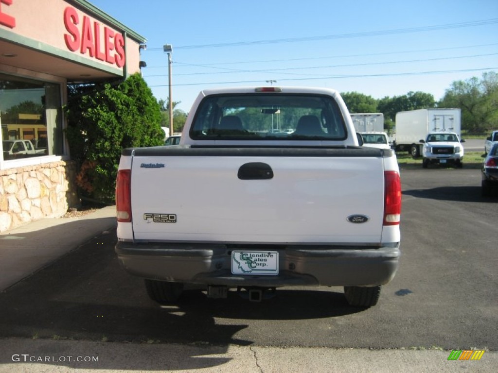 2003 F250 Super Duty XL SuperCab 4x4 - Oxford White / Medium Flint Grey photo #10