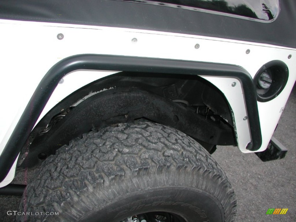 2001 Wrangler Sahara 4x4 - Stone White / Camel/Dark Green photo #19