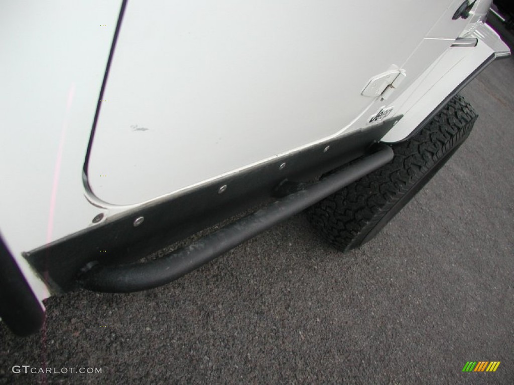 2001 Wrangler Sahara 4x4 - Stone White / Camel/Dark Green photo #22