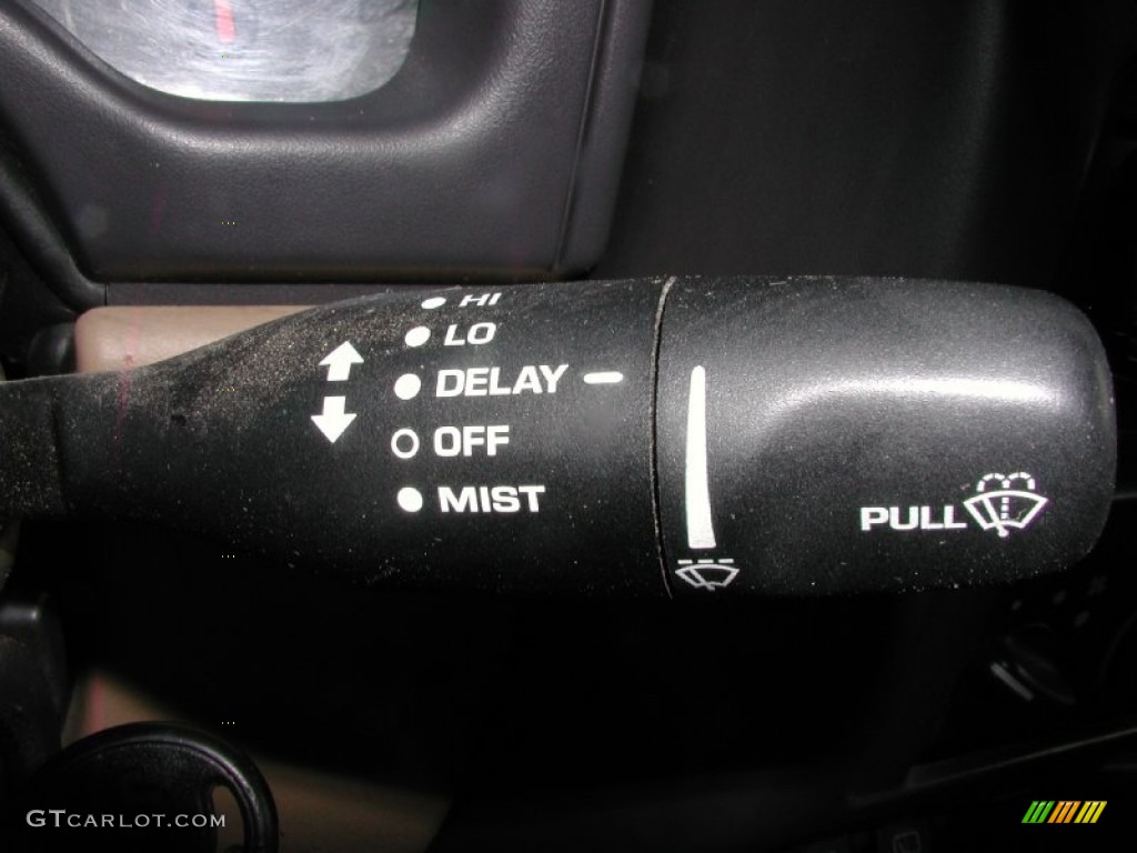 2001 Wrangler Sahara 4x4 - Stone White / Camel/Dark Green photo #44