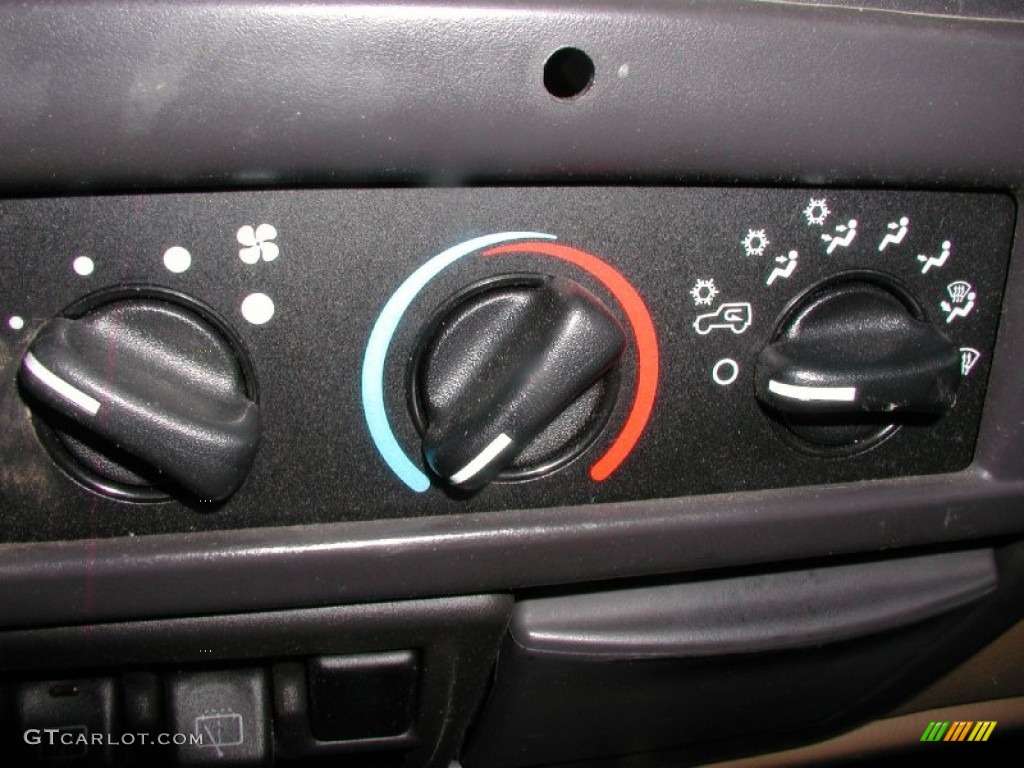 2001 Wrangler Sahara 4x4 - Stone White / Camel/Dark Green photo #48