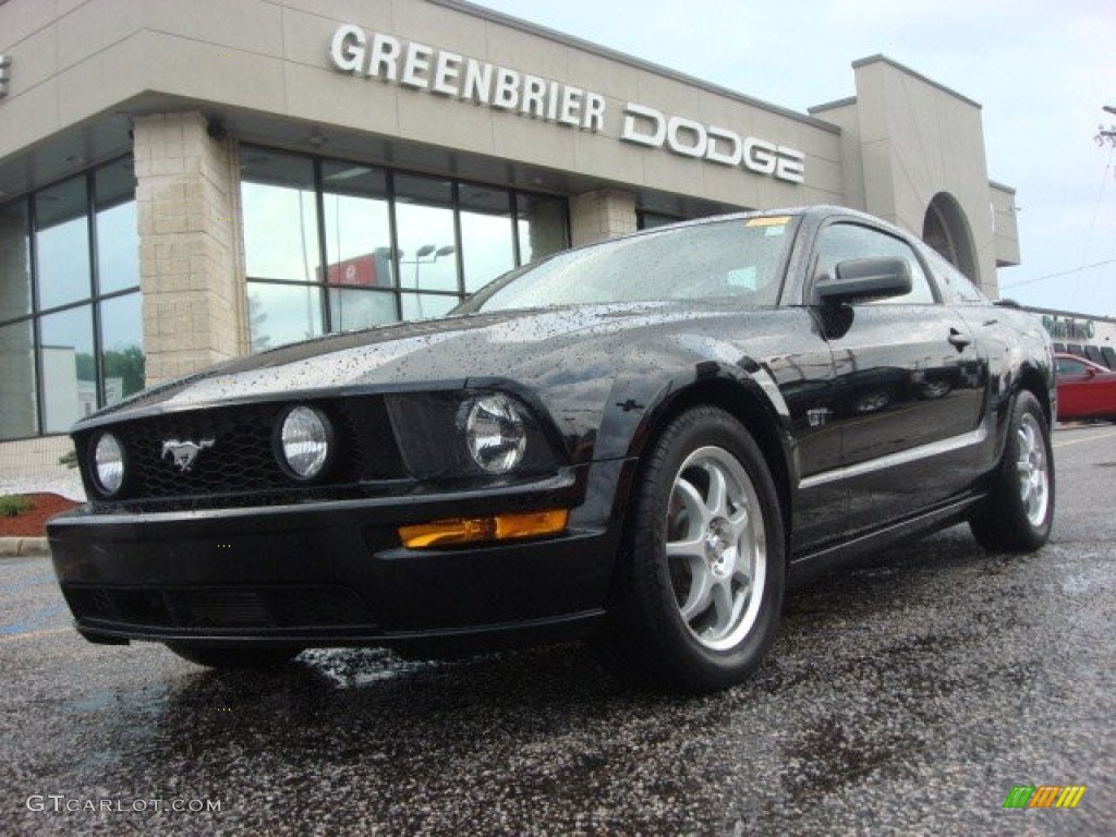 2006 Mustang GT Deluxe Coupe - Black / Dark Charcoal photo #1