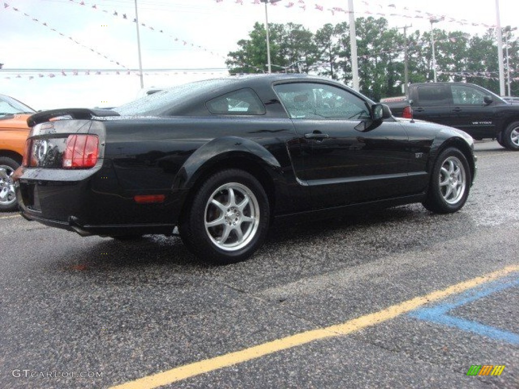 2006 Mustang GT Deluxe Coupe - Black / Dark Charcoal photo #4