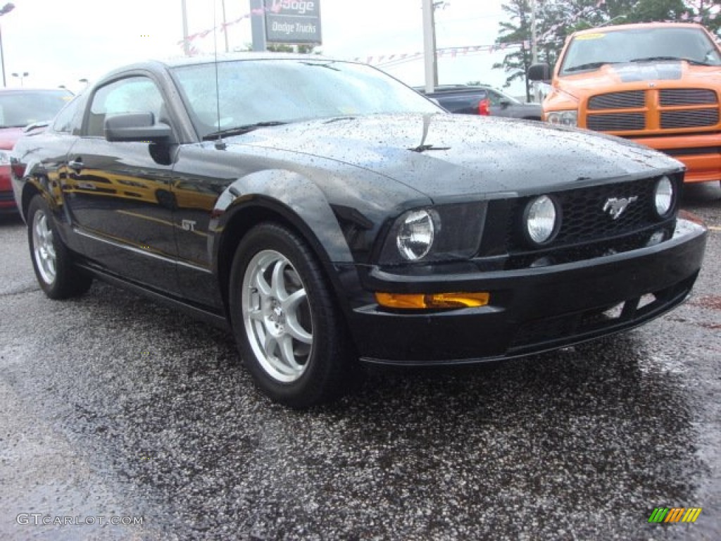 2006 Mustang GT Deluxe Coupe - Black / Dark Charcoal photo #6