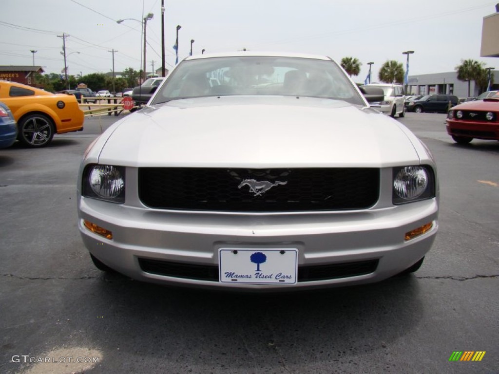 2009 Mustang V6 Coupe - Brilliant Silver Metallic / Dark Charcoal photo #3