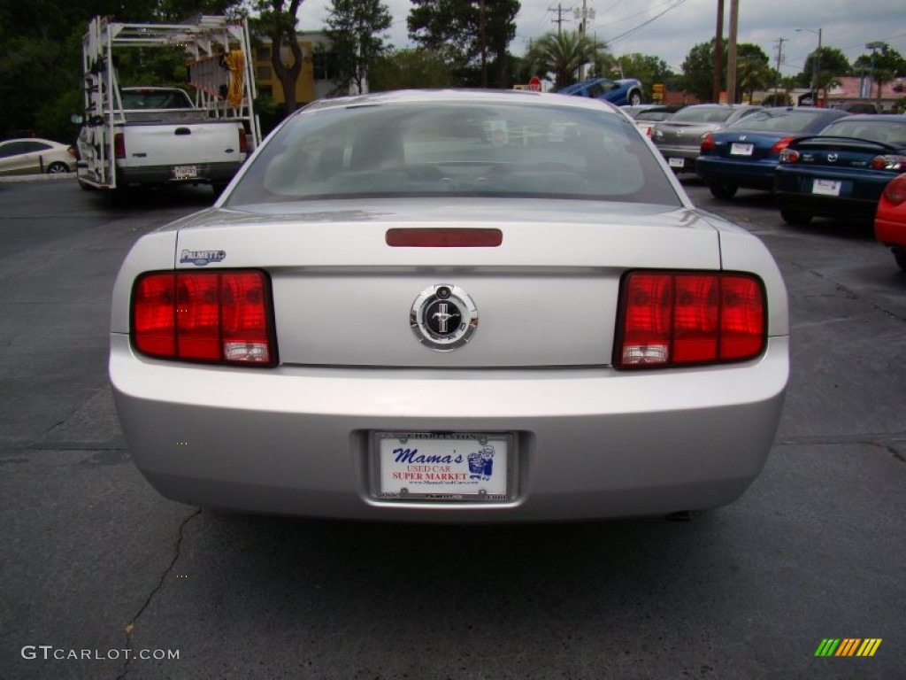 2009 Mustang V6 Coupe - Brilliant Silver Metallic / Dark Charcoal photo #7