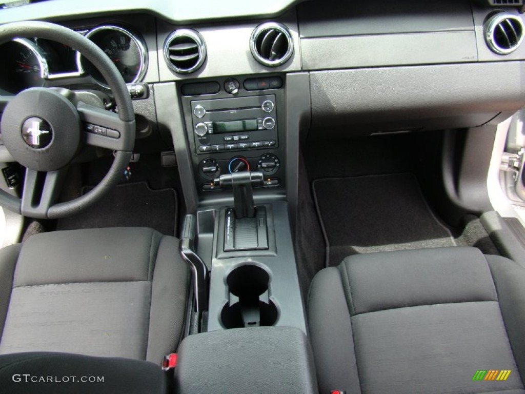 2009 Mustang V6 Coupe - Brilliant Silver Metallic / Dark Charcoal photo #12