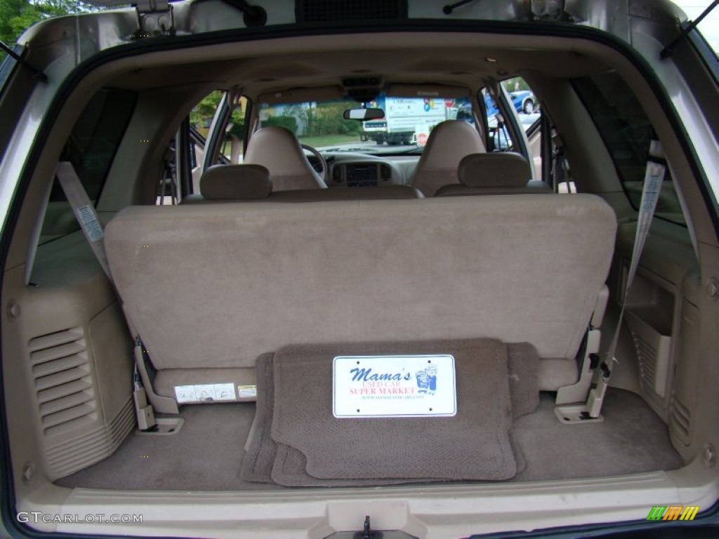 2001 Expedition XLT - Arizona Beige Metallic / Medium Parchment photo #13