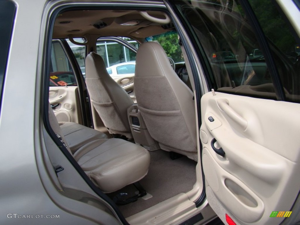 2001 Expedition XLT - Arizona Beige Metallic / Medium Parchment photo #15