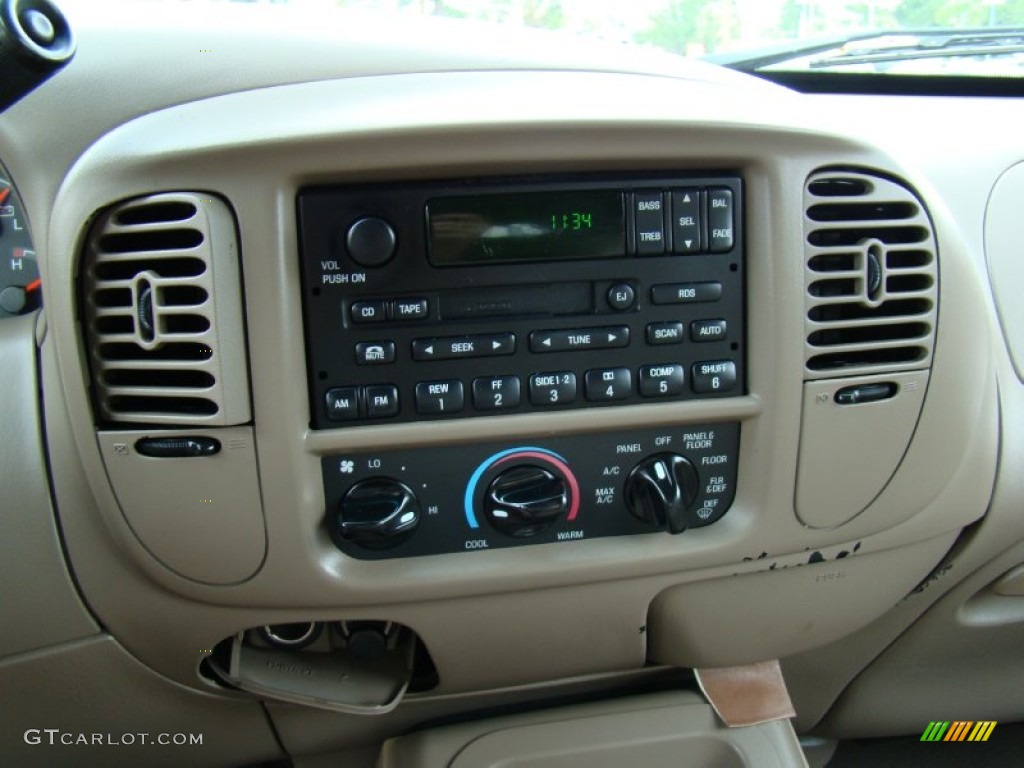 2001 Expedition XLT - Arizona Beige Metallic / Medium Parchment photo #21