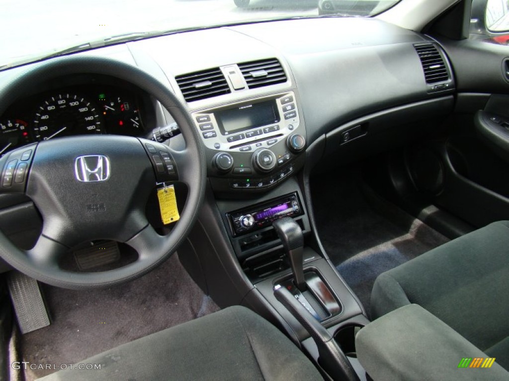 2006 Accord LX V6 Sedan - Alabaster Silver Metallic / Black photo #16