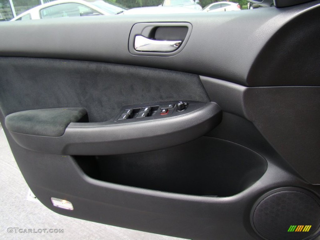 2006 Accord LX V6 Sedan - Alabaster Silver Metallic / Black photo #17