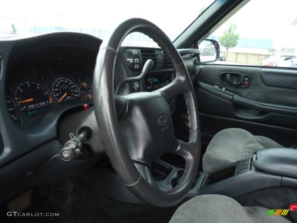 2002 Blazer LS 4x4 - Forest Green Metallic / Medium Gray photo #15