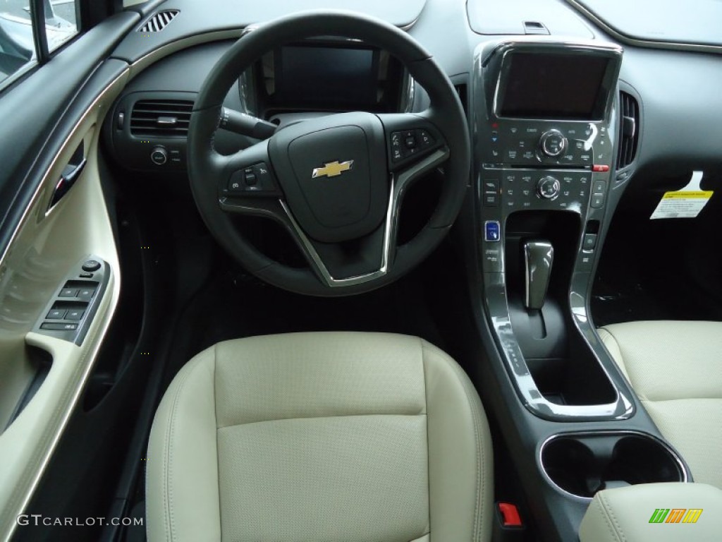 2012 Chevrolet Volt Hatchback Light Neutral/Dark Accents Dashboard Photo #66066356
